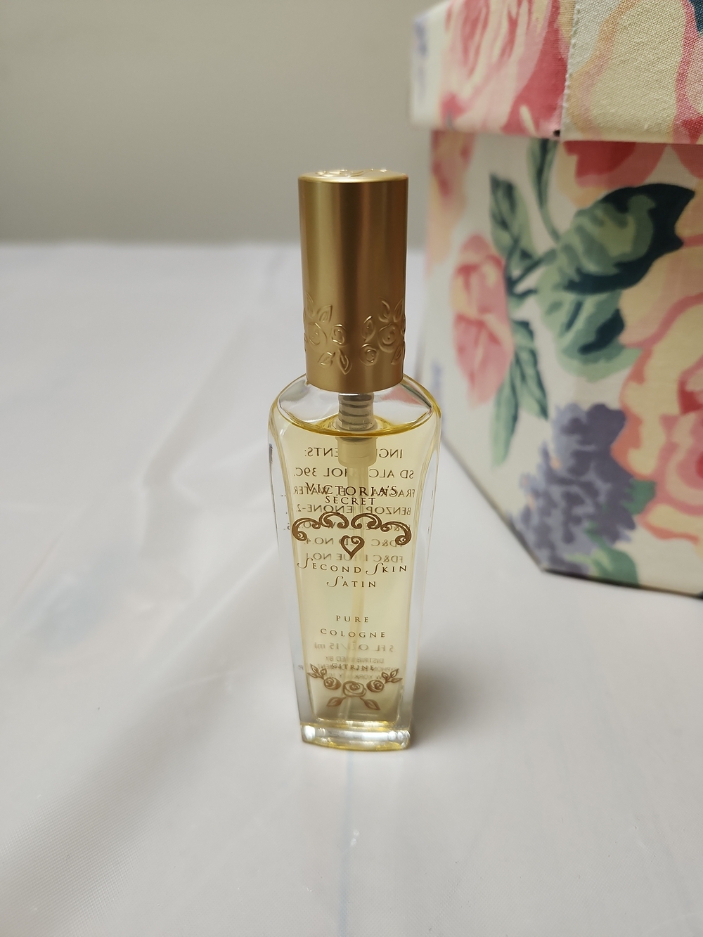 Victoria's Secret Perfume Second Skin Gold Clear Bottle Travel Size .5 Fl Oz.